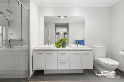 Property photo of 21 Drever Place Maddingley VIC 3340