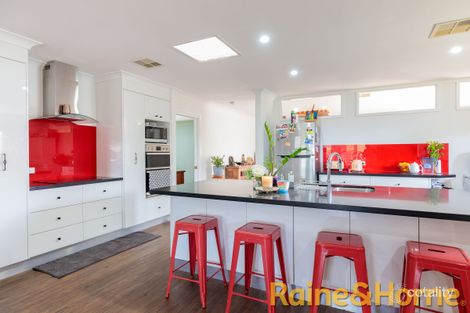 Property photo of 3 Birkdale Close Dubbo NSW 2830