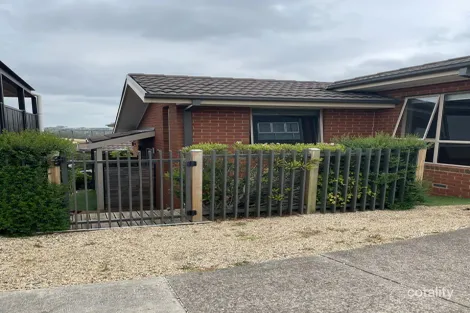 15 Lanark Way, Gowanbrae, VIC 3043