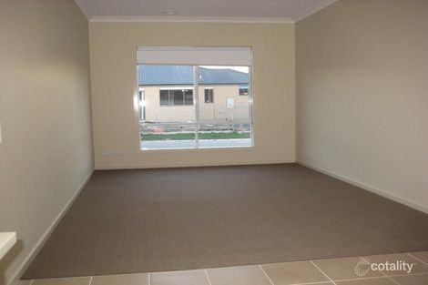 Property photo of 51 Linden Tree Way Cranbourne North VIC 3977
