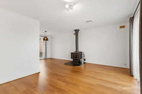 Property photo of 17 Koroit Place Taylors Lakes VIC 3038