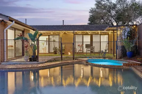 Property photo of 26 Fragar Avenue Wyoming NSW 2250