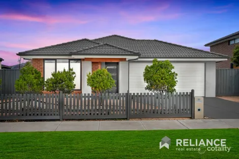 8 Bridgefield Pkwy, Rockbank, VIC 3335