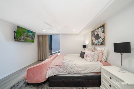 Property photo of 2/30 Prince Edward Parade Redcliffe QLD 4020