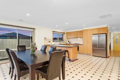 Property photo of 10 Jade Way Hillside VIC 3037