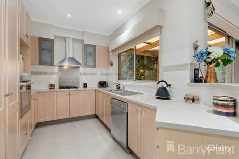 Property photo of 24 Silky Oak Drive Bundoora VIC 3083