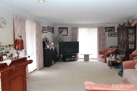 Property photo of 16 Cunningham Close Darley VIC 3340