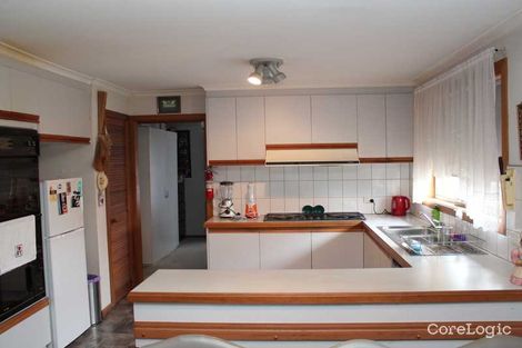 Property photo of 16 Cunningham Close Darley VIC 3340