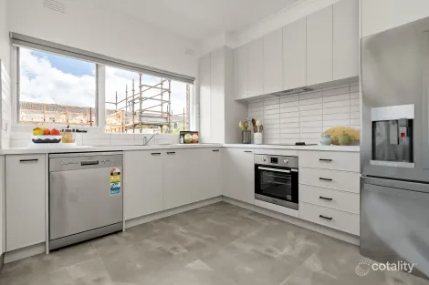 4/74 Dickens St, Elwood, VIC 3184