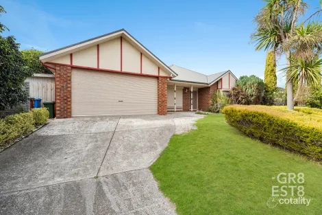 Property photo of 23 Eldershaw Drive Lynbrook VIC 3975