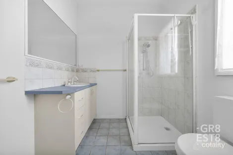 Property photo of 23 Eldershaw Drive Lynbrook VIC 3975