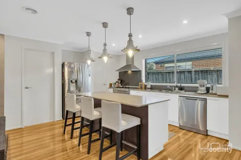 Property photo of 13 Geraldton Road Point Cook VIC 3030