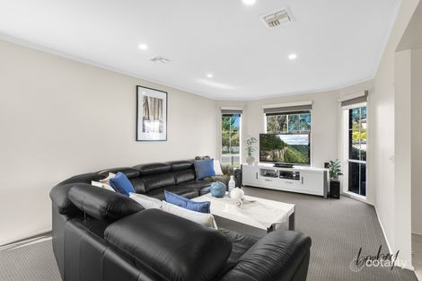 Property photo of 2 Merrigan Court Roxburgh Park VIC 3064