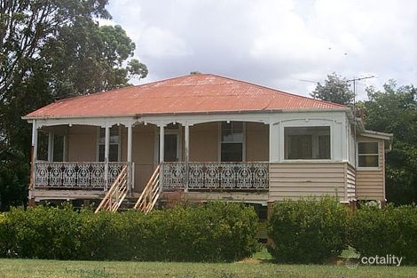 39 Dwyer St, Silkstone, QLD 4304