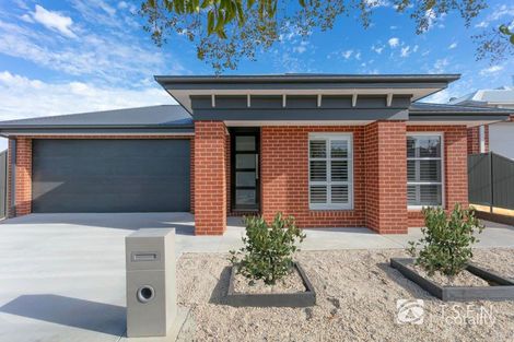 4b James St, Strathdale, VIC 3550