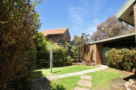 Property photo of 16 Boardman Close Box Hill South VIC 3128
