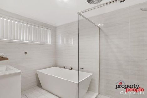 Property photo of 2 Waratah Crescent Macquarie Fields NSW 2564