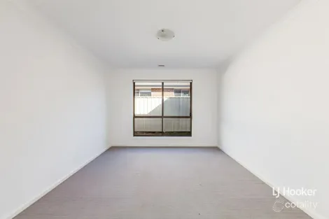 Property photo of 26 Mikada Boulevard Kilmore VIC 3764