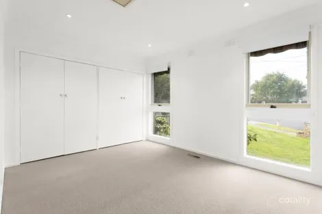 Property photo of 40 Banbury Street Burwood East VIC 3151