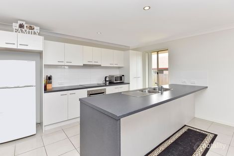 Property photo of 14 Coops Place Heritage Park QLD 4118