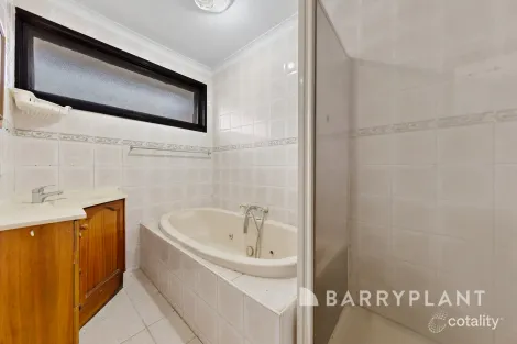 Property photo of 39 Gillespie Road St Albans VIC 3021