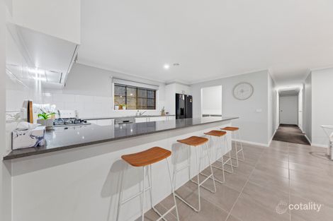 Property photo of 8 Magnolia Way Bunyip VIC 3815