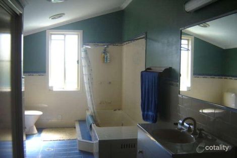 Property photo of 52 Caple Street Young NSW 2594