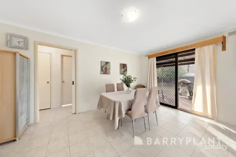 Property photo of 2 Milford Close Albanvale VIC 3021