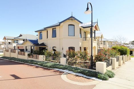 Property photo of 2 Tingira Circle East Fremantle WA 6158