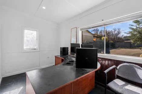 Property photo of 27 Fourth Road Armadale WA 6112