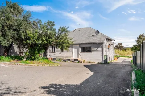 Property photo of 27 Fourth Road Armadale WA 6112
