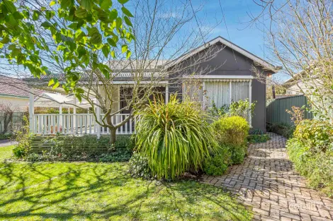 3 Lovenear Gr, Ballarat East, VIC 3350
