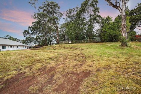 Property photo of 12 Saint Ives Court Mount Lofty QLD 4350