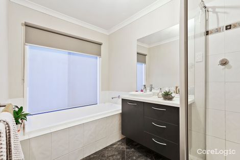 Property photo of 25 Montpellier Drive Hillside VIC 3037