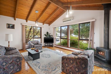 Property photo of 19 Holyrood Crescent Ringwood VIC 3134