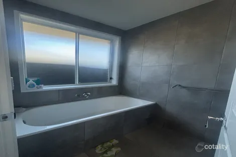 Property photo of 27 Kentish Road Elizabeth Downs SA 5113