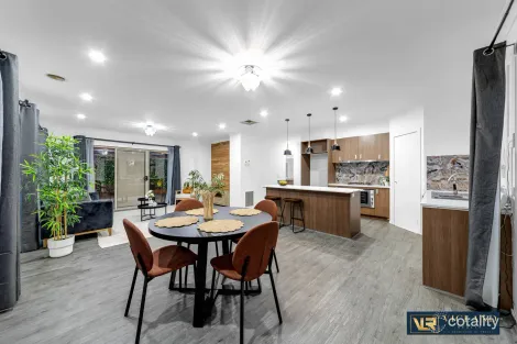 Property photo of 75 Bridgehaven Drive Craigieburn VIC 3064