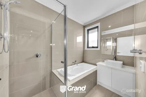 Property photo of 23B Oaktree Drive Hampton Park VIC 3976