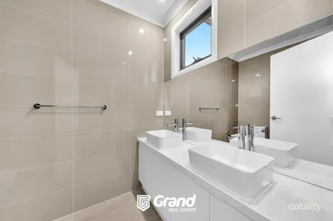 Property photo of 23B Oaktree Drive Hampton Park VIC 3976