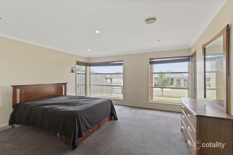 Property photo of 21 Tannin Way Waurn Ponds VIC 3216