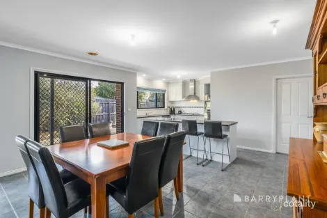 Property photo of 12 Curdie Place Grovedale VIC 3216