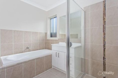 Property photo of 36 Summerland Crescent Colebee NSW 2761