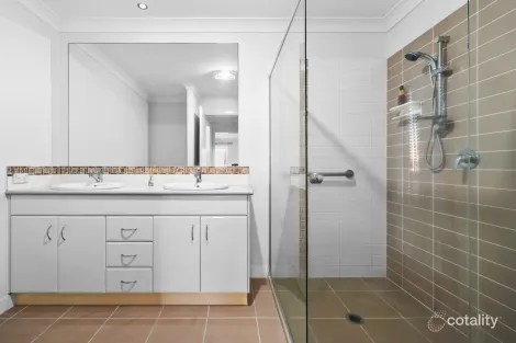 Property photo of 2 Port Peyra Crescent Varsity Lakes QLD 4227