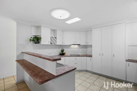 Property photo of 16 Neisler Court Kawungan QLD 4655