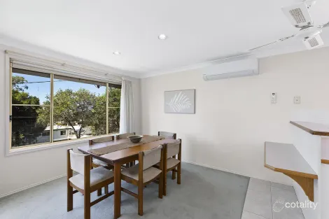 Property photo of 16 Donegal Road Berkeley Vale NSW 2261