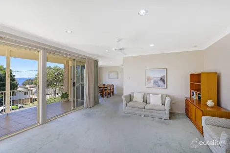 Property photo of 16 Donegal Road Berkeley Vale NSW 2261