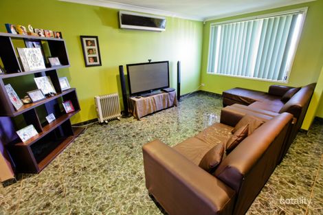 Property photo of 9 Wagga Wagga Street Prestons NSW 2170