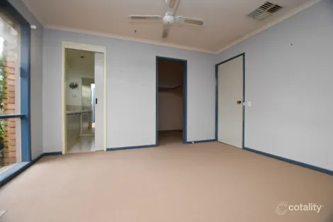 Property photo of 29 Stirling Avenue Cranbourne North VIC 3977