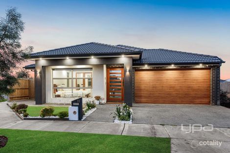 Property photo of 11 Foxley Crescent Mickleham VIC 3064