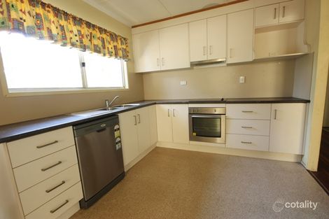 Property photo of 25 Middle Crescent Dysart QLD 4745